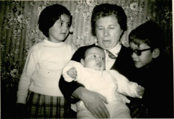 Stefano_Paola_Maura_nonna_Iolanda.jpg